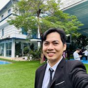 Thầy Võ Quốc Bá Cẩn