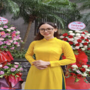 Cô Phạm Nguyệt Hà