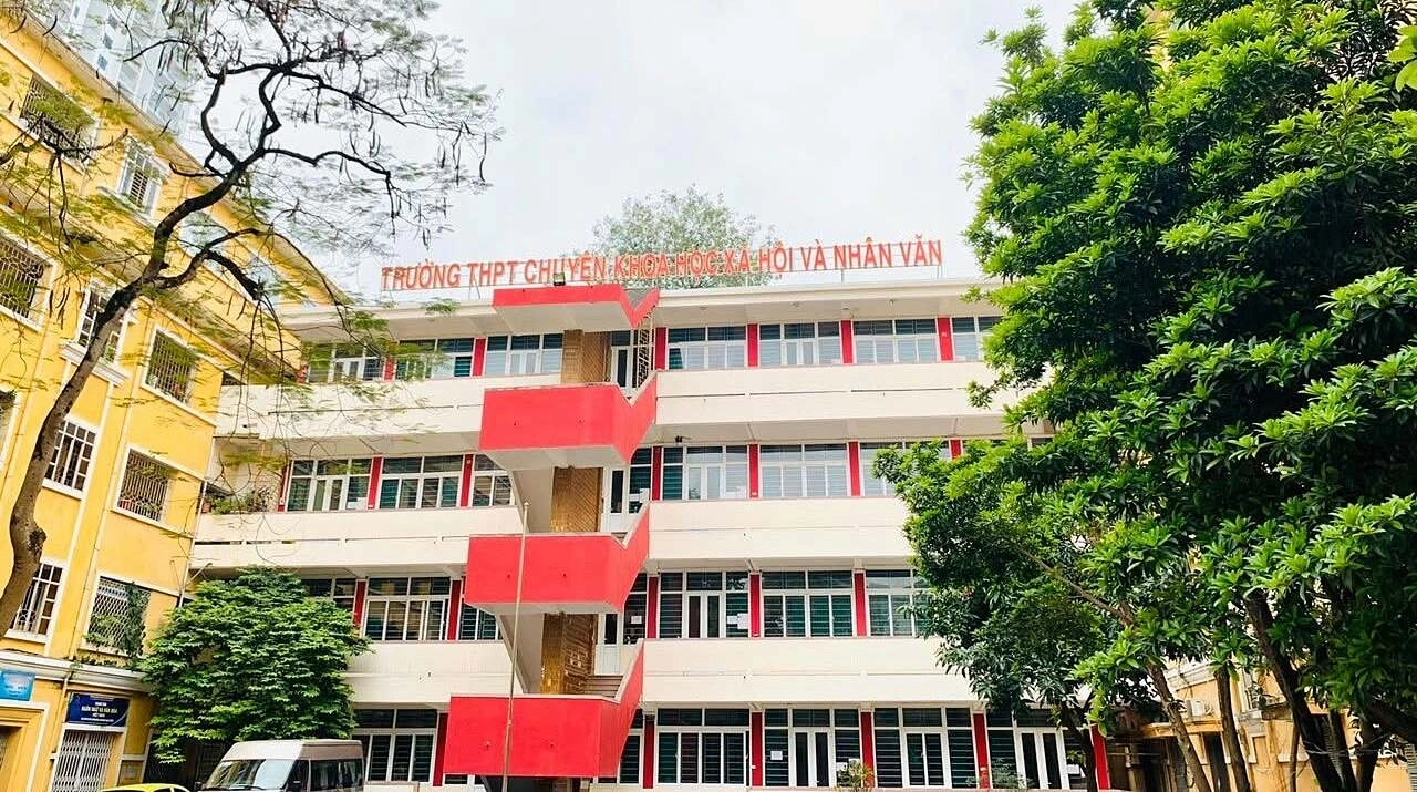Điểm chuẩn lớp 10 chuyên Khoa học Xã hội và Nhân văn cao nhất 43,31